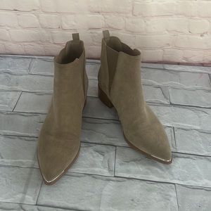 Mark Fisher Yale pointy toe Chelsea leather ankle booties size 8.5